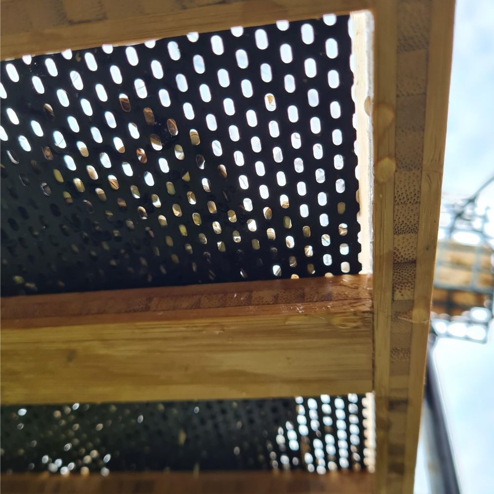 Urban Nature Store - mesh tray was too small and bird seed was falling out of the side of the feeder. - Pet Stores Near Me - Toronto, Ontario