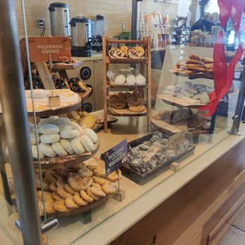 La Monarca Bakery & Cafe - Bakeries Near Me - Whittier, California
