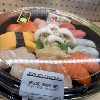 Tokyo Central - Suishi Combination Platter - International Grocery Near Me - Emeryville, California Tokyo Central - Suishi Combination Platter - International Grocery Near Me - Emeryville, California