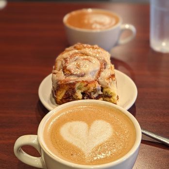 Silverback Breakfast & Cafe - Mamaback latte, Spider back Monkey Latte, Cinnamon Roll - Cafes Near Me - Vista, California Silverback Breakfast & Cafe - Mamaback latte, Spider back Monkey Latte, Cinnamon Roll - Cafes Near Me - Vista, California
