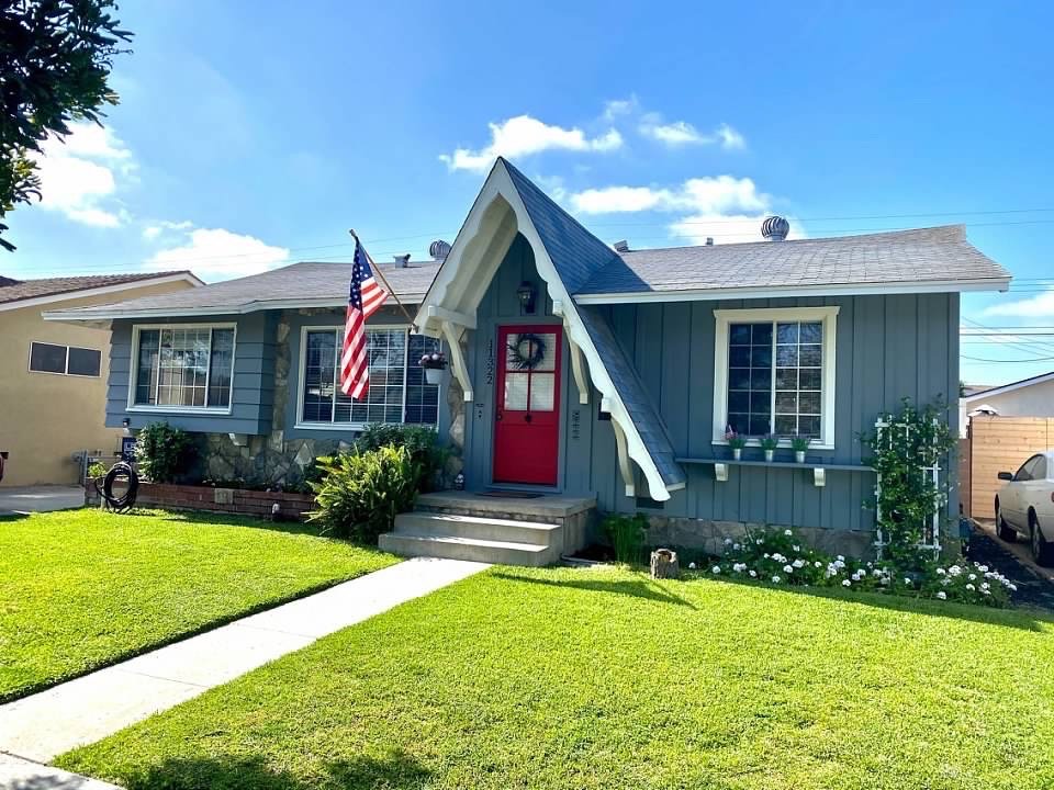 Slide of Everett Roofing