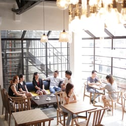 Tambayan Capsule Hostel - The cafe at Tambayan Hostel