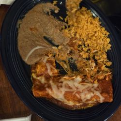 Mickey’s Kitchen Mexican Cuisine - Enchiladas de pollo 10/10