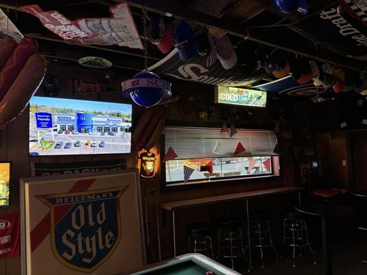 Jerry's Tavern by null