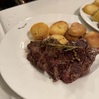 Harry's Bar - Beef fillet - Bars Near Me - Cernobbio, LC Harry's Bar - Beef fillet - Bars Near Me - Cernobbio, LC