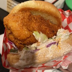 Legend Hot Chicken Stanton - Medium chicken slider