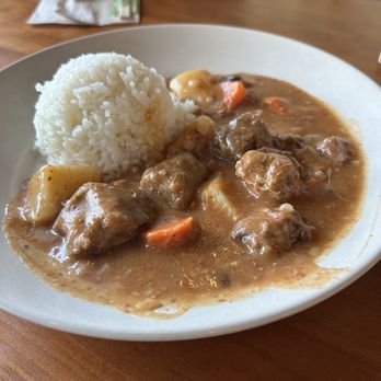 Highway Inn Kaka'ako - Beef Stew - Hawaiian Near Me - Honolulu, Hawaii