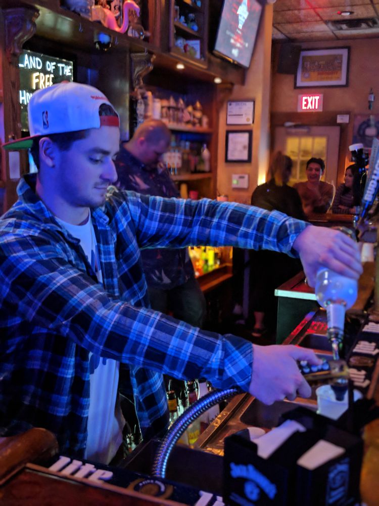 PEGGY’S TAVERN Updated September 2024 3020 Forest Ave, Des Moines