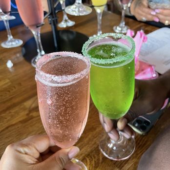 Madres Brunch - Mimosas - Breakfast & Brunch Near Me - Bellflower, California