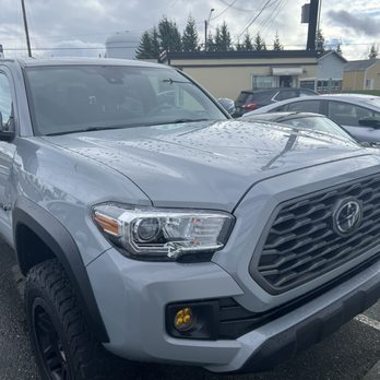 Auto Recon Collision Center - Body Shops Near Me - Lynnwood, Washington