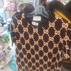 Oakville Gift & convenience - Gucci t-shirt