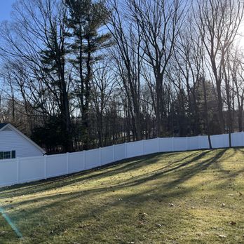 Fence101 - 6 ft vinyl privacy fence - Fences & Gates Near Me
