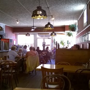 Hobnob Corner - shotgun style restaurant with booths and tables that keep the servers busy! - American Near Me - Nashville, Indiana Hobnob Corner - shotgun style restaurant with booths and tables that keep the servers busy! - American Near Me - Nashville, Indiana