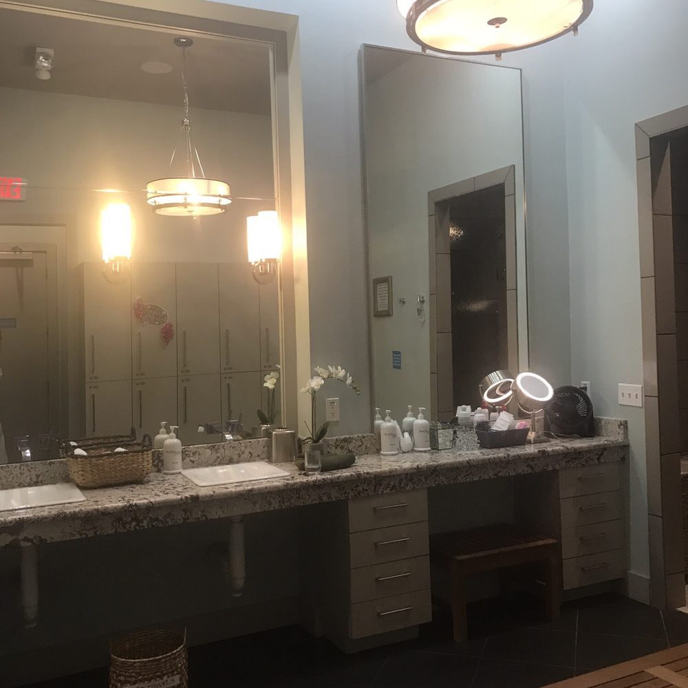 Le Roche Bleu Day Spa - Women's locker room - Day Spas Near Me - Baton Rouge, Louisiana Le Roche Bleu Day Spa - Women's locker room - Day Spas Near Me - Baton Rouge, Louisiana