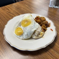 VFW Memorial Post 8627 - Eggs sunny side up, hashbrowns and biscuits with gravy.