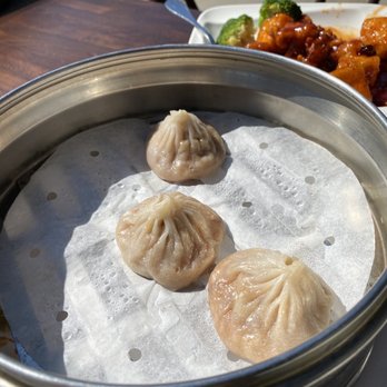Dim Sum Mania - Shanghai Pork Soup Dumpling - Dim Sum Near Me Dim Sum Mania - Shanghai Pork Soup Dumpling - Dim Sum Near Me