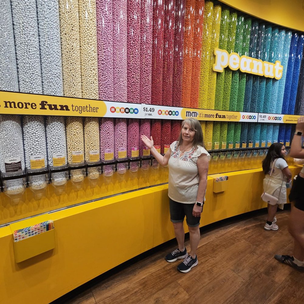 M&M'S World - Huge dispensers - Chocolatiers & Shops Near Me - Las Vegas, Nevada M&M'S World - Huge dispensers - Chocolatiers & Shops Near Me - Las Vegas, Nevada
