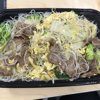 Corner Dumpling House - Beef mei fun with added broccoli - Pan Asian Near Me - Cincinnati, Ohio