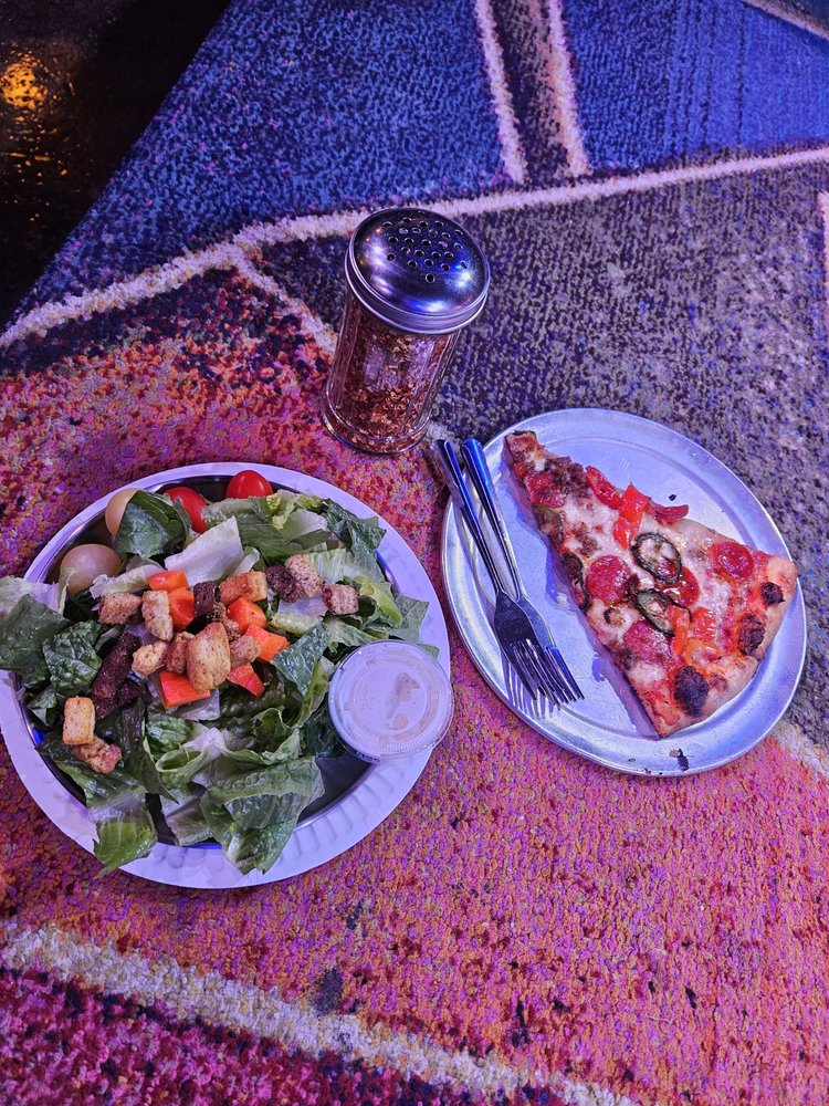 Mississippi Pizza Pub & Atlantis Lounge