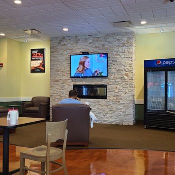 Sonny's Pizza - TV, fireplace and comfy chairs - American Near Me - Indianapolis, Indiana Sonny's Pizza - TV, fireplace and comfy chairs - American Near Me - Indianapolis, Indiana