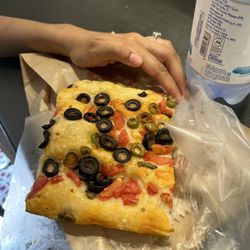 La Cambusa - Focaccia with olives and tomatoes