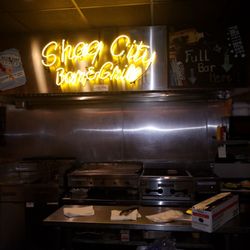 Fat Harold's Beach Club - Small basic grill for bar type food.