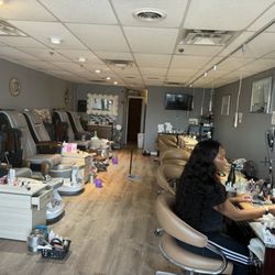 Diva Nails & Spa - Interior