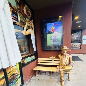 Lucky Beaver Bar & Burger - Outside - Sports Bars Near Me - Stateline, Nevada
