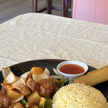 Aberdeen Cafe - Lunch Special - sweet and sour pork with fried rice - Dim Sum Near Me - Martinez, California Aberdeen Cafe - Lunch Special - sweet and sour pork with fried rice - Dim Sum Near Me - Martinez, California