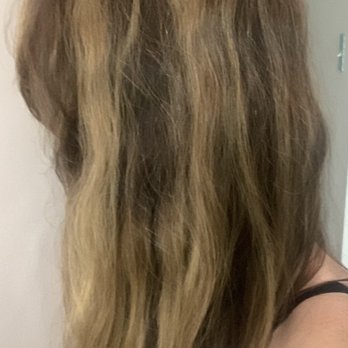 Green Alley Salon - Two weeks after service. Freshly washed hair. Harsh lines, visible demarcation. - Hair Salons Near Me - Austin, Texas Green Alley Salon - Two weeks after service. Freshly washed hair. Harsh lines, visible demarcation. - Hair Salons Near Me - Austin, Texas