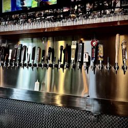 The Growlerie - Beer taps
