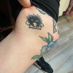 Little healed flash piece from Iz! Sorry it's squished I was wearing skinny jeans lol