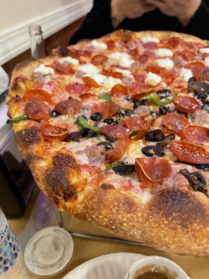 Zee's Pizzeria by null