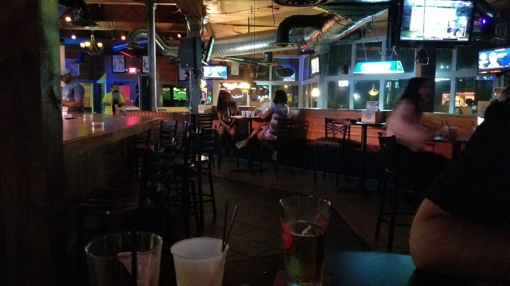 THE CLUBHOUSE SPORTS BAR AND GRILL Updated September 2024 16