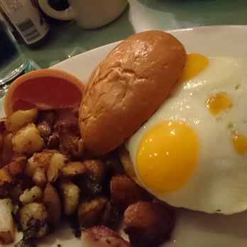 Mo's Grill - Aussie Burger with Sunnyside up - Burgers Near Me - San Francisco, California Mo's Grill - Aussie Burger with Sunnyside up - Burgers Near Me - San Francisco, California