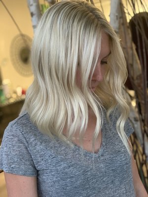 Októ Hair Lounge(We’re moving back to Gavali Salon) by null