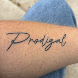 A Thin Line Tattoo - A sample of Natan's work.