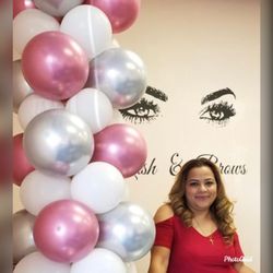 Marvet’s Eyebrow Threading Salon - Is me Marvet :)