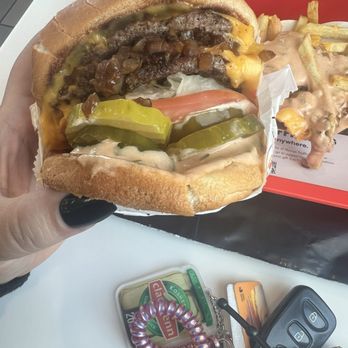 In-N-Out Burger - Burgers Near Me - El Cajon, California