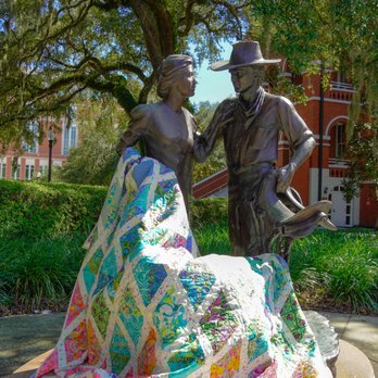 Pink Heart Quilting & Embroidery - The Kissimmee Florida courthouse was the perfect backdrop for this Tula Pink inspired quilt. - Embroidery & Crochet Near Me Pink Heart Quilting & Embroidery - The Kissimmee Florida courthouse was the perfect backdrop for this Tula Pink inspired quilt. - Embroidery & Crochet Near Me
