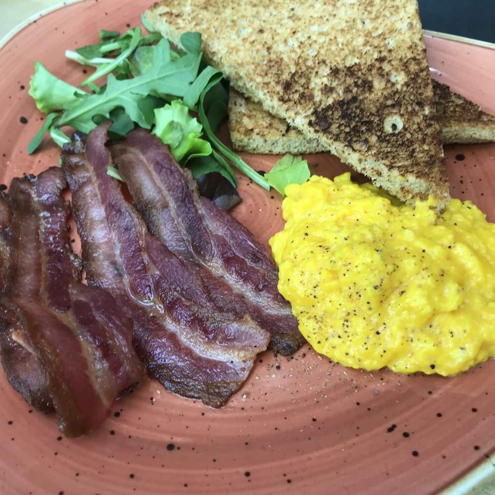 Brunch - Bacon, eggs and toast - Breakfast & Brunch Near Me - Mestre, VE