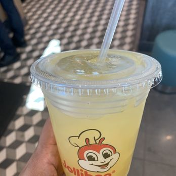 Jollibee - Pineapple quencher - Chicken Shop Near Me - Chandler, Arizona