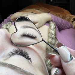 The Beauty Society - Layered volume lash extensions