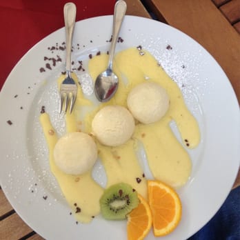 Ambräusianum - Quarkknödel Mit Apfel - German Near Me - Bamberg, BY Ambräusianum - Quarkknödel Mit Apfel - German Near Me - Bamberg, BY