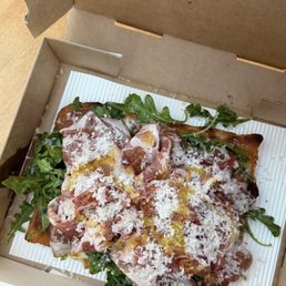 Arugula and Prosciutto Slice