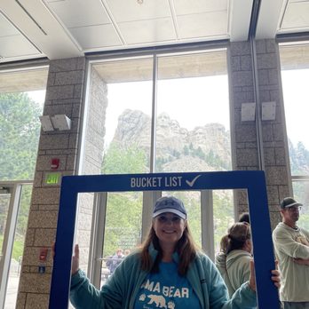 Mount Rushmore National Memorial - Landmarks & Historical Buildings Near Me - Keystone, South Dakota