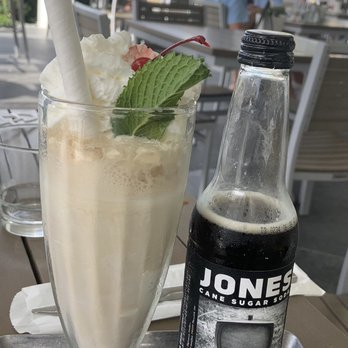 Lake Park Diner - Root beer float - New American Near Me - Naples, Florida Lake Park Diner - Root beer float - New American Near Me - Naples, Florida