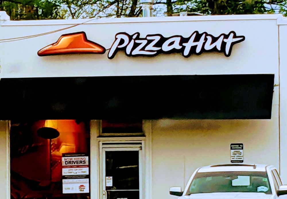 PIZZA HUT Updated September 2024 16 Photos & 58 Reviews 3176 Peachtree Rd NE, Atlanta