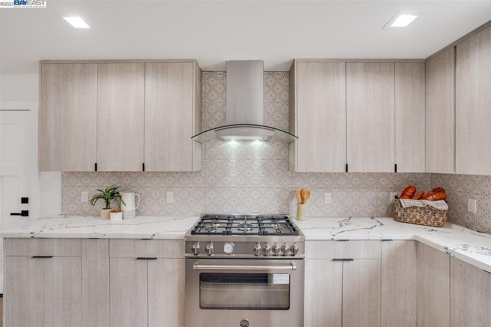 ADVANCE & FLOORING Updated October 2024 204 Photos & 35