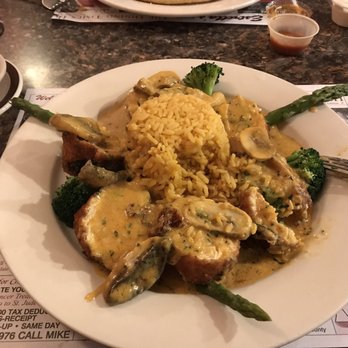 Estrella's Cafe - New American Near Me - Nanuet, New York